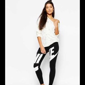 LEG A SEE NIKE LEGGINGS